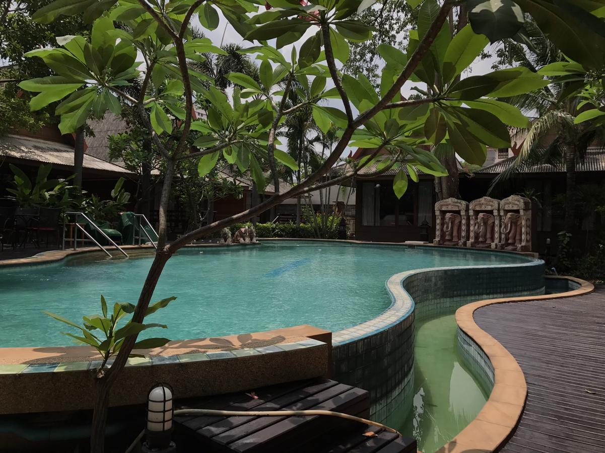 The Imperial Home Hotel Pak Kret Bagian luar foto