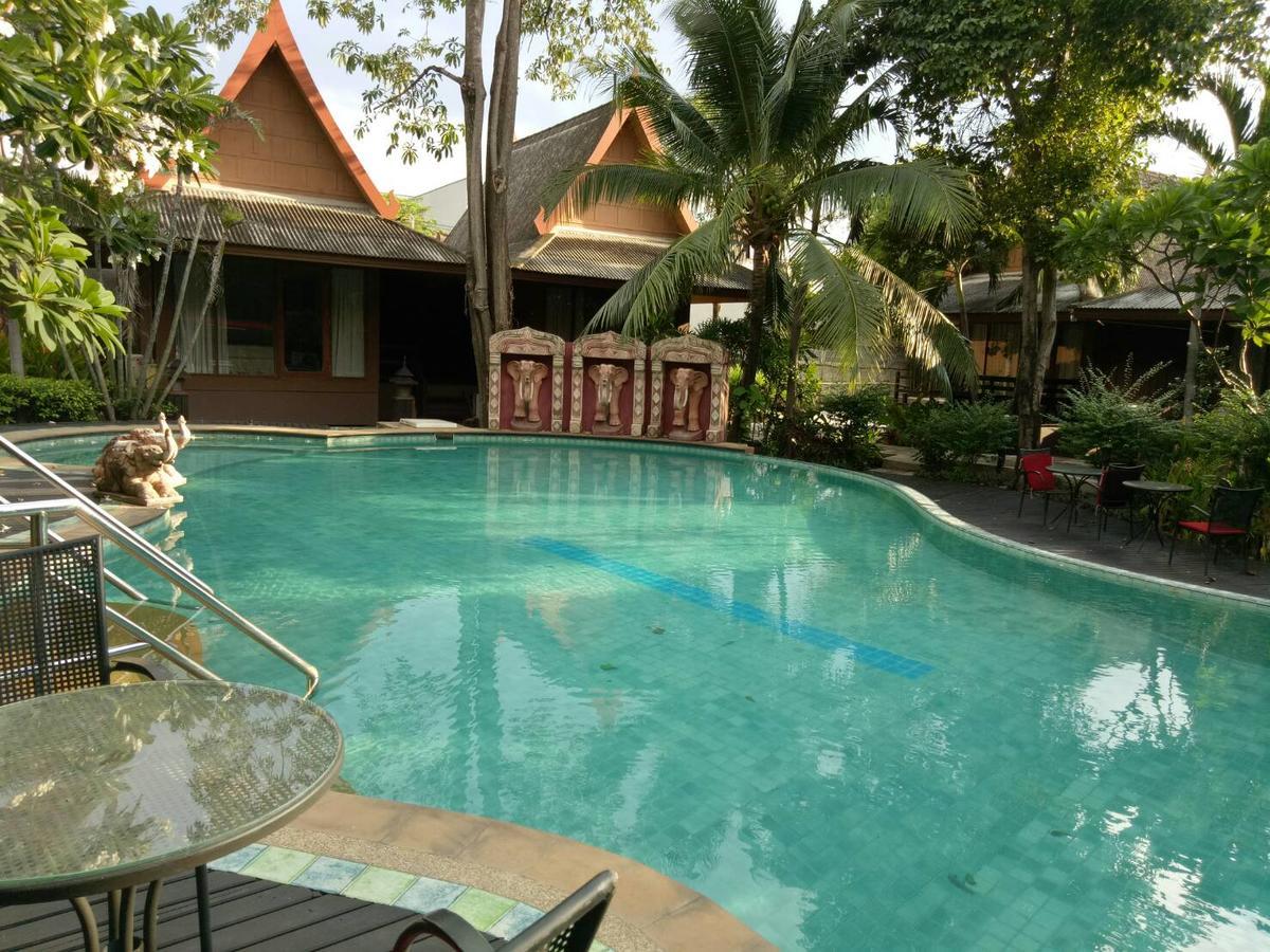 The Imperial Home Hotel Pak Kret Bagian luar foto