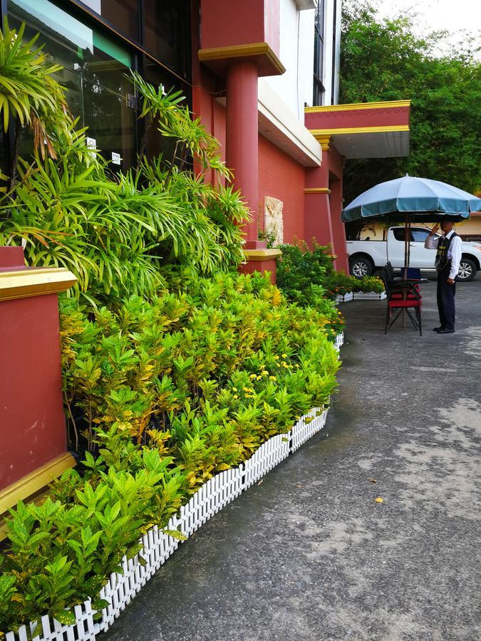 The Imperial Home Hotel Pak Kret Bagian luar foto